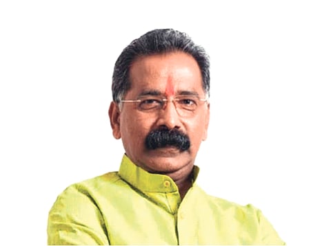 राजन साळवींवर गुन्हा दाखल; संबंधित ठिकाणांवर छापे