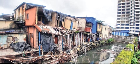 अबब... विक्रोळीत ५ कोटींची भिंत; नाल्याशेजारी १७५ मीटर लांब आरसीसी बांधकाम
