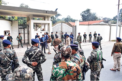 मुख्यमंत्री सोरेन यांच्या निवासस्थानी ईडीची धाड; रांचीत कडेकोट बंदोबस्त : अटकेची शक्यता