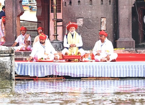 भारत विश्वगुरू होऊ दे! गोदातीरी पंतप्रधानांकडून गंगापूजनावेळी संकल्प