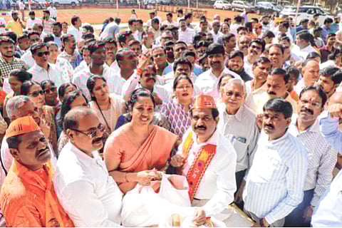 स्व. रामचंद्र नाईक प्रतिष्ठानतर्फे दीपोत्सव अभियान