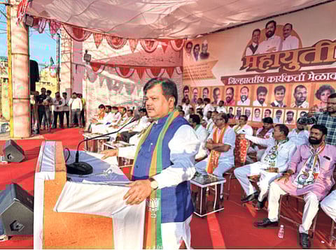 उद्धव ठाकरेंच्या नेतृत्वात महाराष्ट्राचे वाटोळे झाले; महायुतीच्या मेळाव्यात आ. प्रवीण दरेकरांचा हल्लाबोल