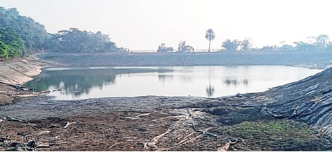 घारापुरी बेटावर पाणीटंचाईचे संकट; जलजीवन मिशन योजनेचे काम रखडल्याने स्थानिकांमध्ये नाराजी