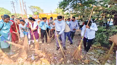 उल्हासनगरमध्ये साफसफाई अभियान