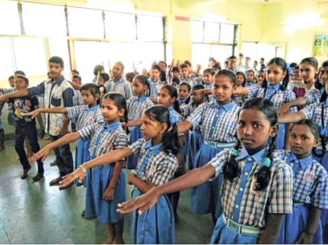 मनपा शाळेतील विद्यार्थ्यांचा प्रजासत्ताक दिन गणवेशाविनाच! शिक्षण विभागाच्या हलगर्जीपणामुळे प्रकार