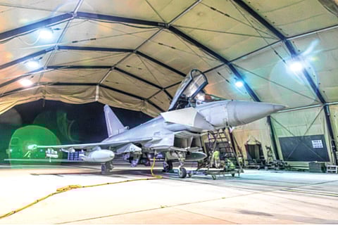 हुथींच्या तळांवर अमेरिका, ब्रिटनचे हल्ले; बंडखोरांकडून बदल्याची धमकी