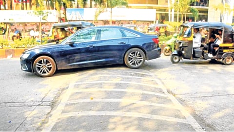 ठाण्यातील गतिरोधक पालिकेने हटवले; आयआरसीच्या नॉर्मनुसार मास्टिक पद्धतीने होणार गतिरोधकांची बांधणी