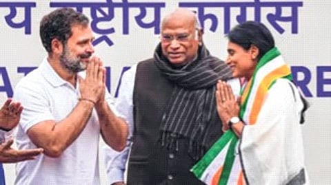 आंध्रात काँग्रेसची मुत्सद्देगिरी!