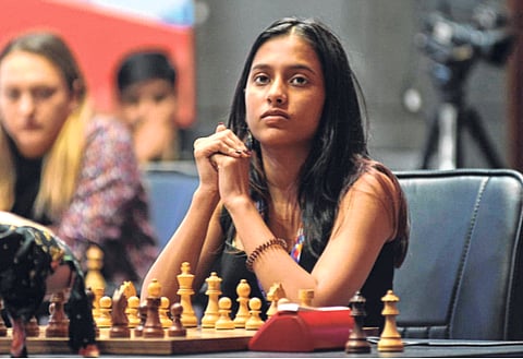 माझ्या खेळापेक्षा सौंदर्यावर अधिक लक्ष; नागपुरची बुद्धिबळपटू दिव्याचा आरोप