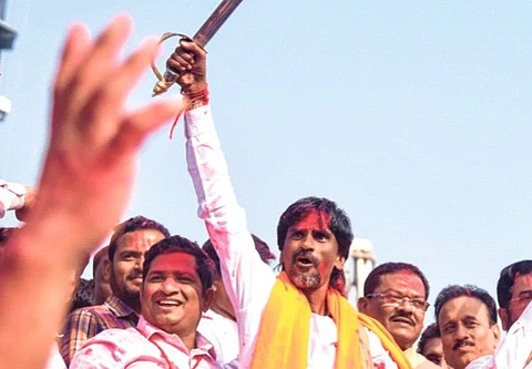 जरांगेंच्या लढ्याला यश; मराठा आरक्षणाची अधिसूचना, अंतिम निर्णयापर्यंत ओबीसी सवलत