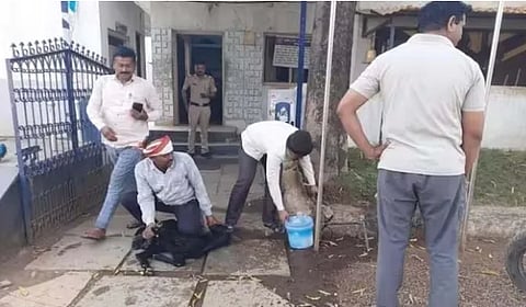 लातुरात अंधश्रद्धेचा कळस! वाढती गुन्हेगारी रोखण्यासाठी पोलिसांनी ठाण्याच्या गेटवरच दिला बोकडाचा बळी