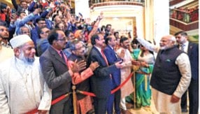 तुम्ही सांगाल ती जमीन मंदिरासाठी तुम्हाला देतो; पंतप्रधान मोदींनी सांगितला किस्सा