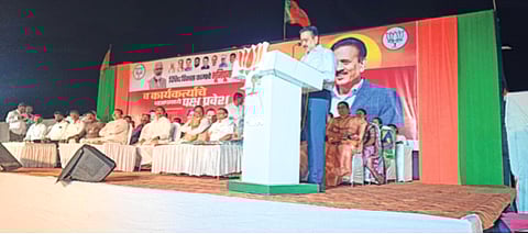 लोकांच्या समस्यांचे निराकरण करतो तो खरा लोकसेवक; गिरीष महाजन यांनी व्यक्त केले मत