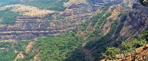 लोणावळ्याच्या टायगर पॉइंटवरून दरीत पडून विद्यार्थिनीचा मृत्यू