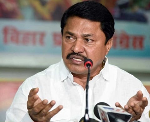 महाराष्ट्रात गुंडाराज, राष्ट्रपती राजवट लागू करा; फडणवीसांना माणूस व कुत्र्यांमधील फरकही समजेना! : नाना पटोलेंचा हल्लाबोल