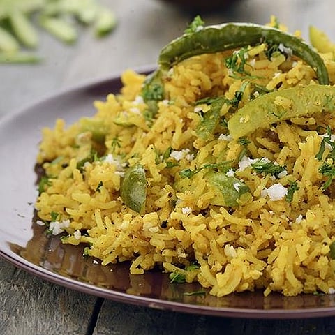पौष्टिक आणि स्वादिष्ट मसालेदार ‘तोंडलीचा भात’ एकदा 'घरच्या घरी' बनवून बघाचं