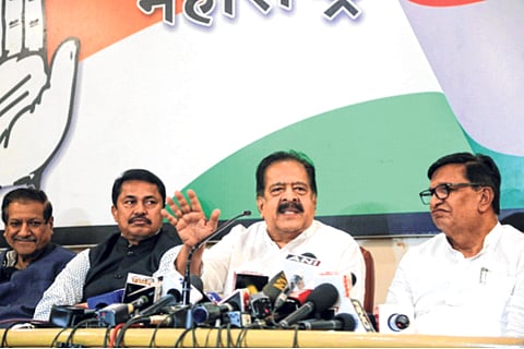 अशोक चव्हाण डरपोक! मैदान सोडून विरोधकांशी हातमिळवणी -रमेश चेन्नीथला