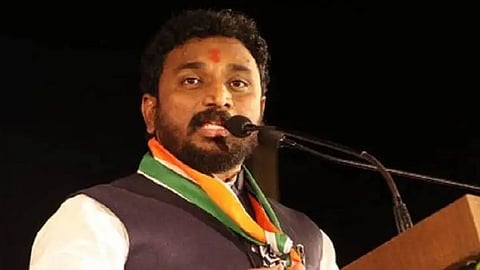 लोकसभेच्या तोंडावर आणखी एक राजकीय भूकंप होणार, अनेक आमदार महायुतीत येणार- अमोल मिटकरी