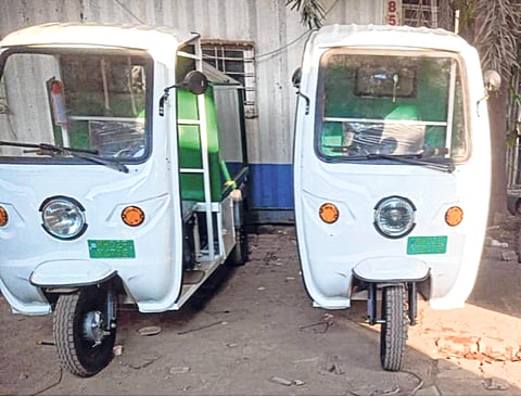 अरुंद रस्ते, गल्लीबोळ होणार कचरामुक्त; गोवंडीत ई ऑटो रिक्षा यशस्वी