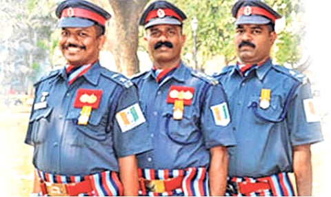 सुरक्षारक्षक नेमणुकीत हजारो कोटींचा घोटाळा, मुंबई उच्च न्यायालयात जनहित याचिका