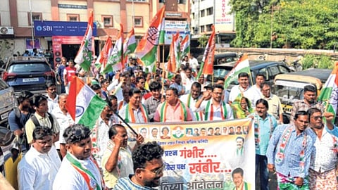 लेखी आश्वासनानंतर जिल्हा काँग्रेसचे आंदोलन स्थगित, पालिकेच्या प्रभाग कार्यालयावर ठिय्या आंदोलन यशस्वी!