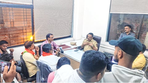 ऐरोलीतील अनधिकृत प्रार्थना स्थळावर कारवाई करा; सकल हिंदू समाजाचा विभाग अधिकाऱ्यांना घेराव