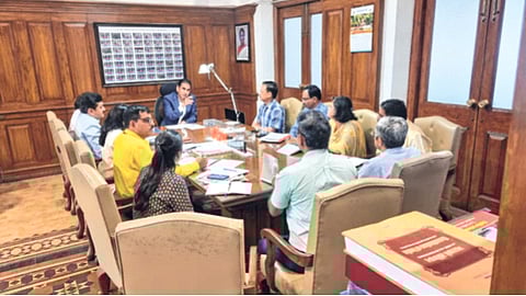 मुंबईत नवमतदार नोंदणीसाठी विशेष मोहीम, मतदार यादीमध्ये नाव नोंदवण्याचे आवाहन