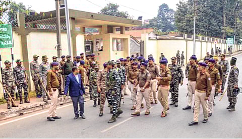 सोरेन यांना अटक;मुख्यमंत्रीपदाचा राजीनामा : चंपाई सोरेन नवे नेते