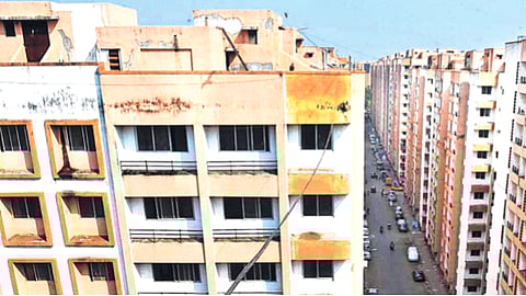 पुनर्विकास प्रकल्पास उपनिबंधकाचे 'ना-हरकत प्रमाणपत्र' अनावश्यक; ७९ (अ) अंतर्गत मुरलेल्या भ्रष्टाचाराला उच्च न्यायालयाचा सुरुंग