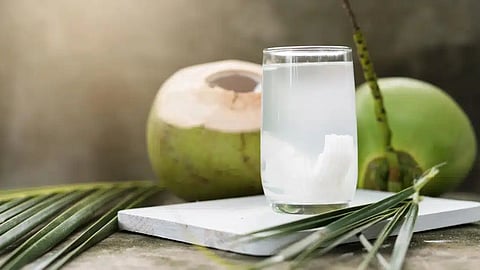 नारळ पाणी प्यायल्याने 'हे' होतात फायदे
