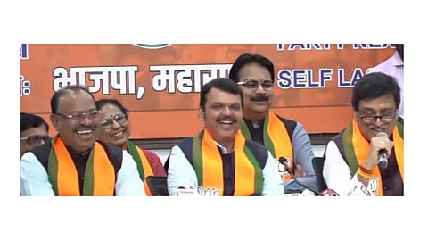 Video : अशोक चव्हाण चुकले, भाजपऐवजी "मुंबई कॉंग्रेस..." म्हणाले अन् सगळेच खळखळून हसले