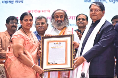 कृष्णकुमार गोयल यांना जीवनसाधना गौरव पुरस्कार