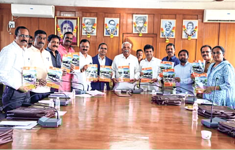 ठाण्यात धावणार इलेक्ट्रिक डबलडेकर बस; तिकीट दरवाढ न करता ठाणे परिवहन सेवेचा ६९४ कोटींचा अर्थसंकल्प सादर