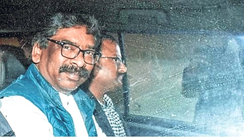 हेमंत सोरेन यांना विश्वासदर्शक ठरावात सहभागाची परवानगी, ईडीने अटक केल्यानंतर विशेष न्यायालयाचा निर्णय