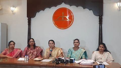 उद्धव ठाकरे गटाच्या शिल्पा बोडखे यांचा शिवसेनेत प्रवेश; म्हणाल्या - "उबाठा पक्षात काम करणाऱ्या लोकांपेक्षा..."