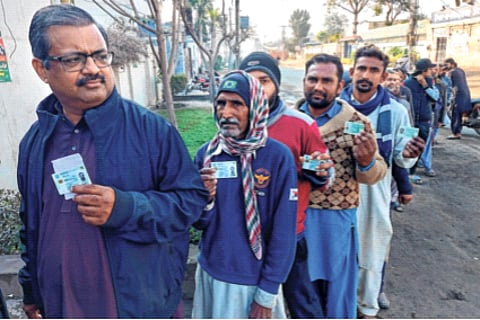 पाकिस्तानच्या निवडणुकीत हिंसाचार; बॉम्बहल्ल्यात ४ ठार