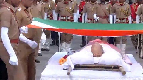 (Video) मनोहर जोशी अनंतात विलीन, शासकीय इतमामात अंत्यसंस्कार