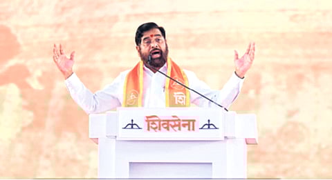 ठाकरेंना लागतात कंटेनर! महाअधिवेशनात मुख्यमंत्री एकनाथ शिंदे यांचा घणाघात