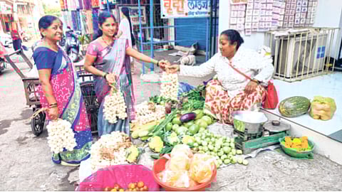 अलिबागचा पांढरा कांदा उरण बाजारात दाखल
