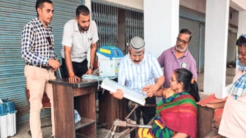 रायगडमध्ये दिव्यांगांच्या आकडेवारीत सावळागोंधळ; निवडणूक आयोगाच्या आकडेवारीत सत्यता नसल्याचा संघटनांचा आरोप