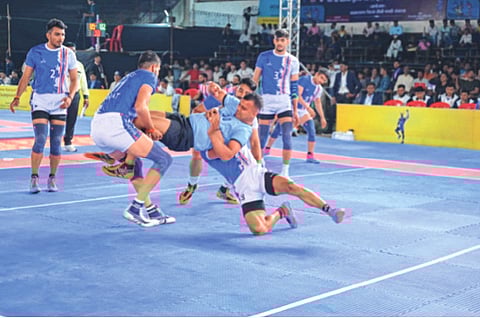 दिल्लीला नमवून महाराष्ट्राचा बाद फेरीत प्रवेश ; आदित्य शिंदे ठरला विजयाचा शिल्पकार; हिमाचल, राजस्थानचीही आगेकूच