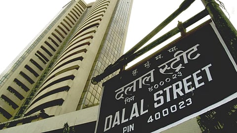 शेअर मार्केटमध्ये गुंतवणुकीच्या बहाण्याने २५ लाखांची फसवणूक