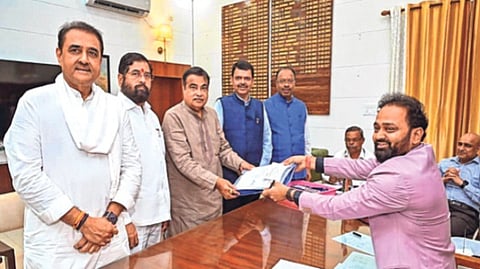 नितीन गडकरी यांनी भरला उमेदवारी अर्ज