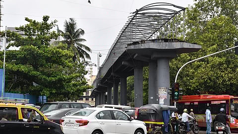 हमी देऊनही वांद्रे पूर्व स्कायवॉक अपूर्णच; हायकोर्टाचा पालिका प्रशासनावर संताप; अवमान कारवाईची टांगती तलवार