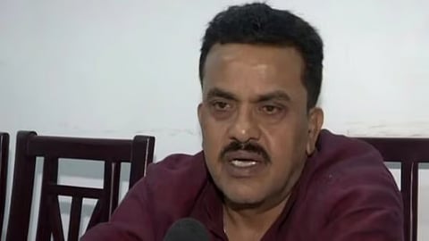 कीर्तीकरांच्या उमेदवारीला निरुपम यांचा आक्षेप; म्हणाले - "उरल्यासुरल्या शिवसेनेने...