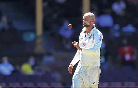 लायनने मोडला वॉल्श यांचा रेकॉर्ड; न्यूझीलंड १७९ धावांत गारद, ऑस्ट्रेलियाकडे २१७ धावांची आघाडी
