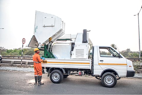 गल्लीबोळातील परिसर होणार चकाचक; स्वच्छतेसाठी व्हेईकल माऊंटेड लिटर पिकर मशीन्स