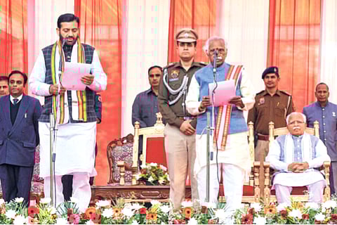 हरयाणात भाजपने भाकरी फिरवली! खट्टर गेले, सैनी आले