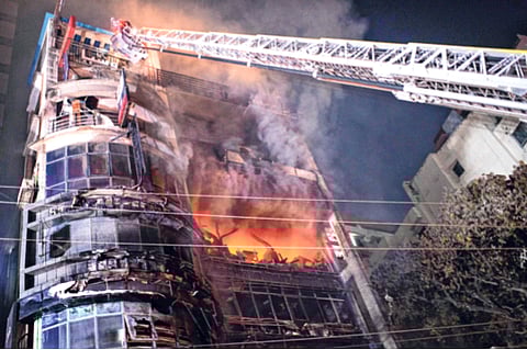 ढाक्यात इमारतीला भीषण आग; होरपळून ४६ ठार, २२ जखमी