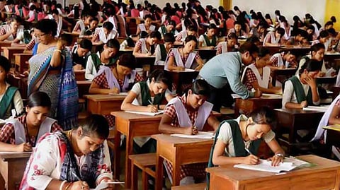 ज्ञानज्योती सावित्रीबाई फुले आधार योजना; उच्च शिक्षण घेणाऱ्या व्हिजेएनटी प्रवर्गातील विद्यार्थ्यांसाठी योजना सुरू